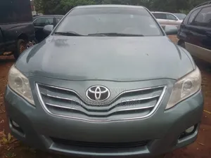 2010 Toyota Camry LE Sedan