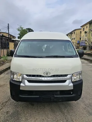 Toyota HiAce 2015 Fari