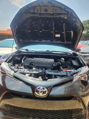 Toyota Corolla XLE Sedan ta 2018