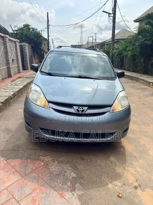Toyota Sienna 2006 CE - Foreign Used
