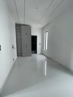 Babban Gidan 5-Bedroom Duplex Don Siyarwa a Ajah, Lekki
