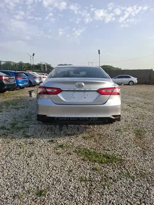 2018 Toyota Camry LE FWD (2.5L) Silver