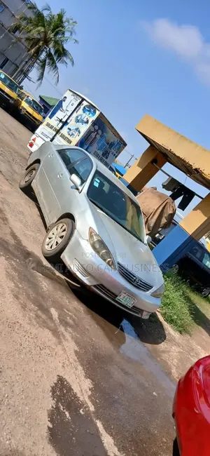 Toyota Camry 2004 Silver