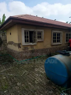5-Bedroom Duplex don haya a Gbagada Phase 2