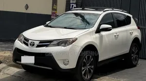 Toyota RAV4 2015 Fari