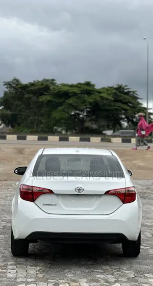 Toyota Corolla 2015 Fari