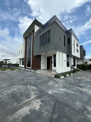 Gidan 5B/R Mai Cikakken kayan sawa a Private Estate, Ajah