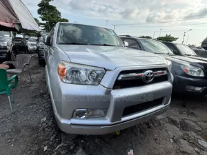 Toyota 4Runner Limited 4WD SUV na 2011