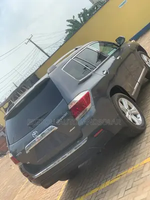 2009 Toyota Highlander Limited - An Sake A Kai Salon 2012
