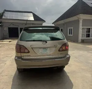 Lexus RX 300 2001 Gold