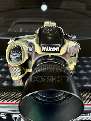 Nikon D610 Full Frame DSLR da Nikkor 50mm f/1.8 Lens