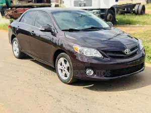 2013 Toyota Corolla LE Special Edition Sedan