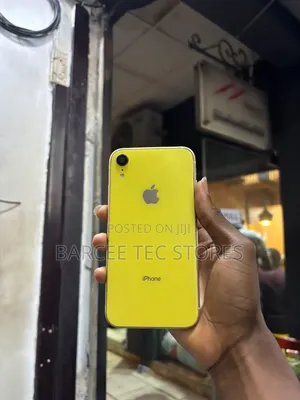 Apple iPhone XR 64GB Yellow