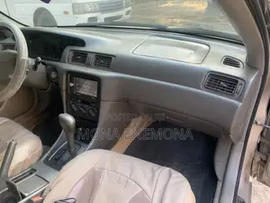 Toyota Camry 2002 Zinariya