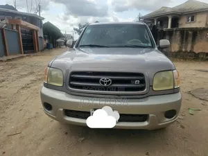 Toyota Sequoia SR5 SUV 4WD ta 2004