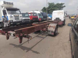 Mercedes-Benz Arocs 30ft Truck Cap & Chassis