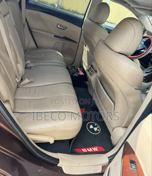 Toyota Venza XLE 2010 Brown
