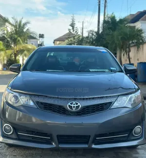 2013 Toyota Camry SE Foreign Used Gray
