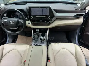 Toyota Highlander Platinum AWD 2020