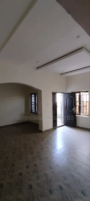 Bungalow Mai Dakuna 2 don Hayarwa a Nurses Estate 2, Karu