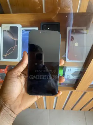 Apple iPhone 13 128GB Baki
