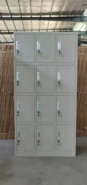 12 Kofofin Locker na Ma'aikata - Sabo