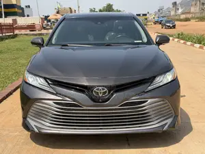 Toyota Camry XLE FWD Sedan 2018
