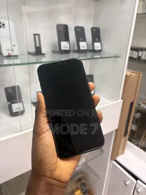 Apple iPhone XR 64GB Black (Used)