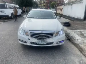2010 Mercedes-Benz E350 Base 4Matic Sedan AWD