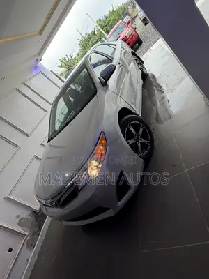 Toyota Camry LE 2014 Launinsa Azurfa