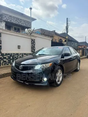 Toyota Camry SE Sedan 2012 - Mai Rajista