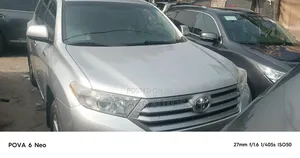 Toyota Highlander 3.5L 4WD 2013 Silver