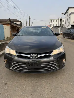Toyota Camry LE 2015 Mai Amfani Daga Ƙasashen Waje
