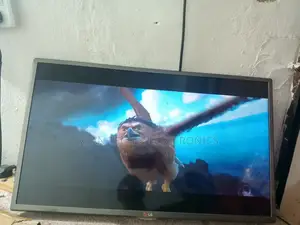 LG 32-inch Smart TV (Tsohuwa)
