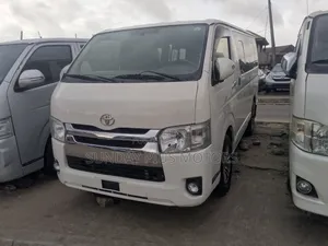 Toyota HiAce 2012 Farar Super GL