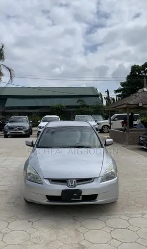 Honda Accord 2004 Silver