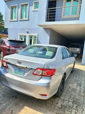 Toyota Corolla LE Sedan 2011