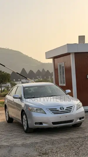 2009 Toyota Camry LE Sedan