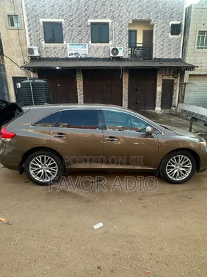 Toyota Venza 2010 Gold