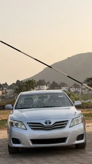 Toyota Camry LE 2010 Silver