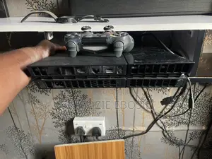 PS4 Fat 500GB da Kwamfuta Daya da Katin FIFA 23