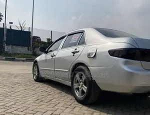 Honda Accord 2005 Silver