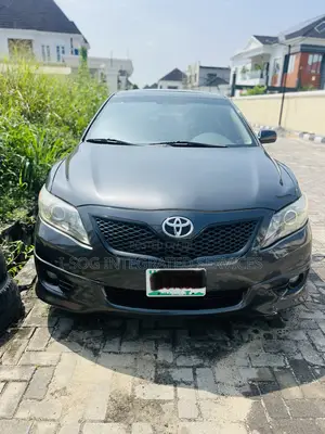 Toyota Camry SE V6 Sedan 2011 - Grey