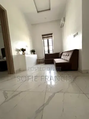 Gidan 4 Bedroom Mai Cikakken kayan sawa don haya a VGC, Ajah