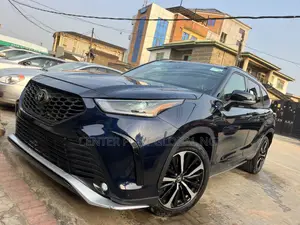 2022 Toyota Highlander XSE Blue