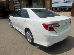 2013 Toyota Camry SE - Babu Hatsari, Saya Ka Yi Tafiya