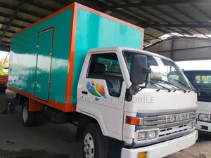Toyota Dyna 300 Truck (2002) Mai Amfani Daga Ƙasashen Waje