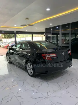 Toyota Camry 2013 Baki