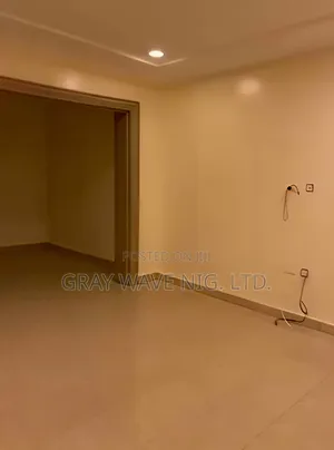 4 Bedroom Townhouse/Terrace don haya a Life Camp