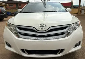 Toyota Venza 2010 Fari